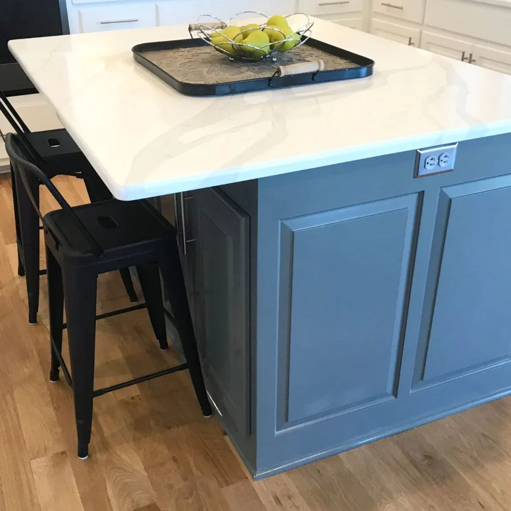 White Quartz Kitchen Island Worktop
