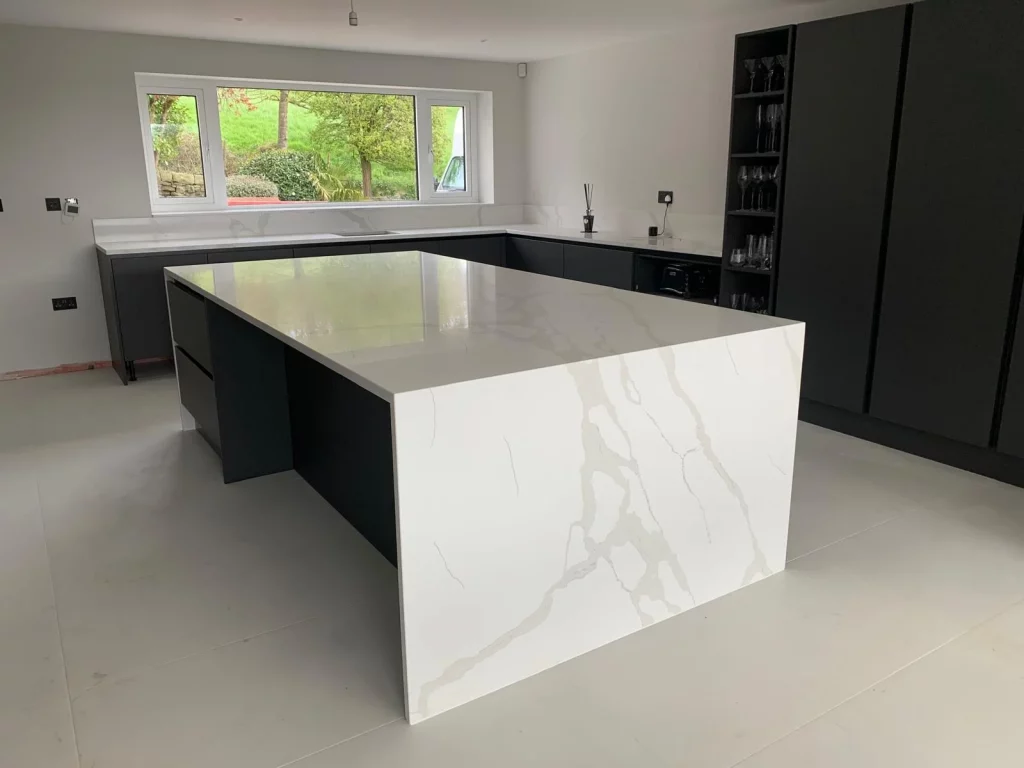 Fugen Superior Quartz Island With Quartz Sides