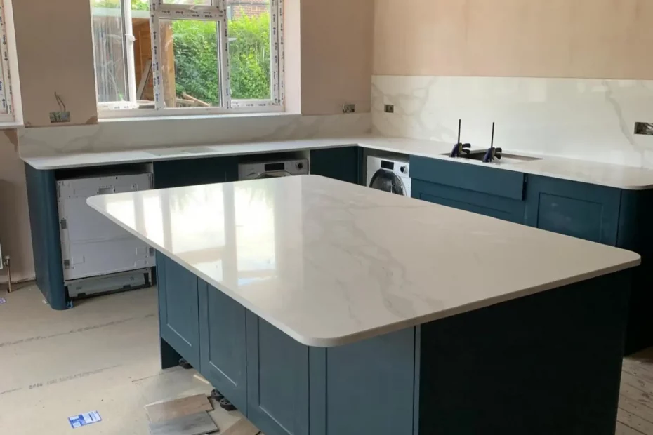 Quartz Kitchen Worktops In Leeds - Island, Kitchen and Splashmarks in Superior Calcata Fusion